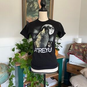 Vintage Y2K Atreyu Graphic Band T-shirt Black Short Sleeve Wolf Howling XS